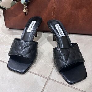 Steve Madden black leather, square-toe heeled sandal (size 6)